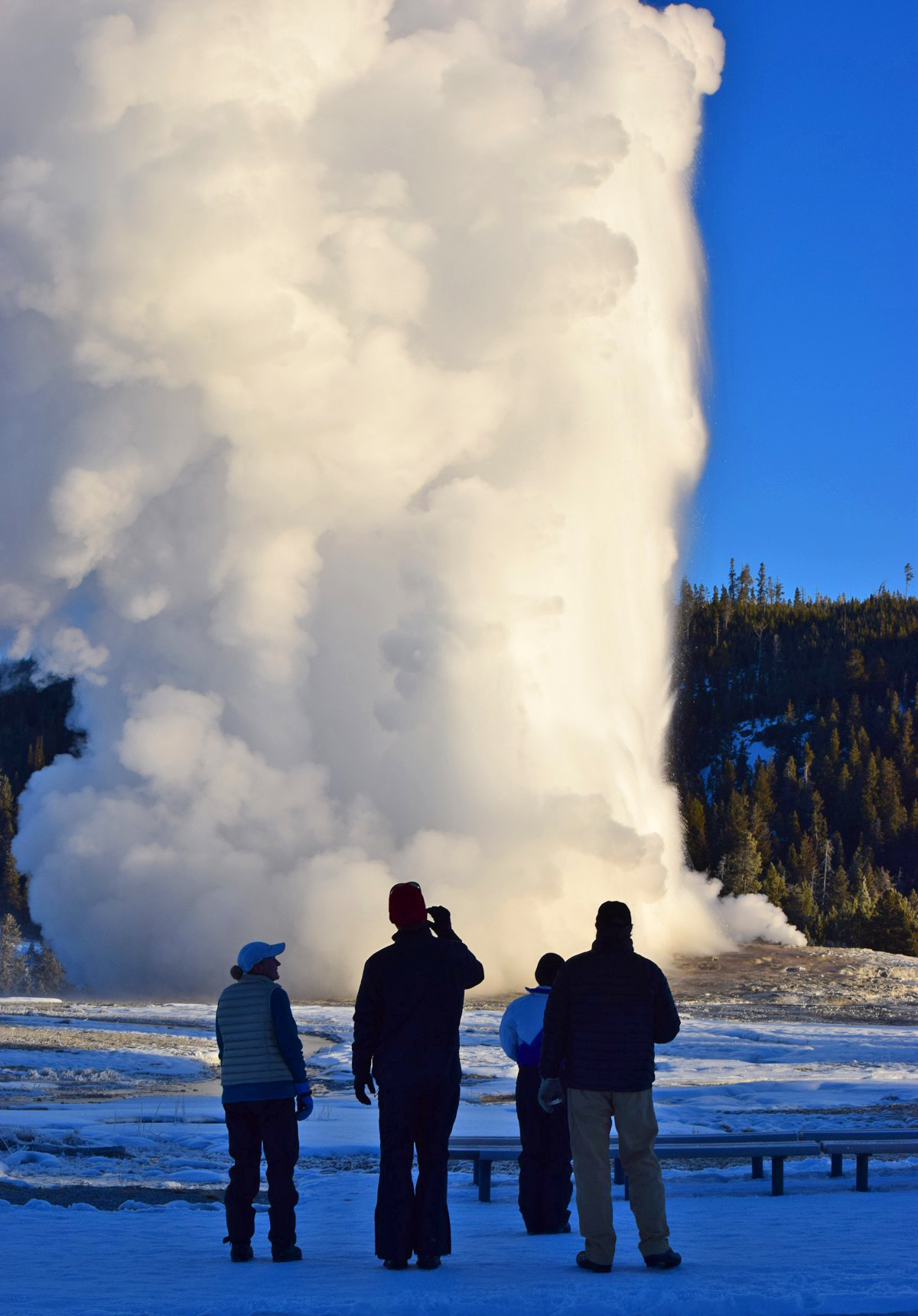 Private businesses chip in to keep Yellowstone open during shutdown